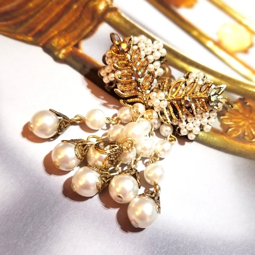 Vintage Haskell-Like Cascading Pearls Brooch